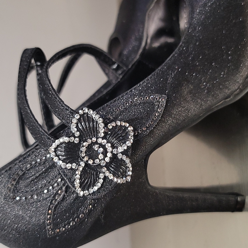 Moda Heels - Picture 3 of 12